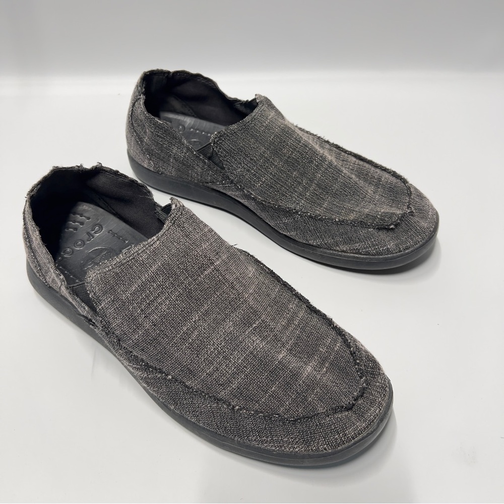 CROCS Men’s Size 11 Gray Slip On Loafers